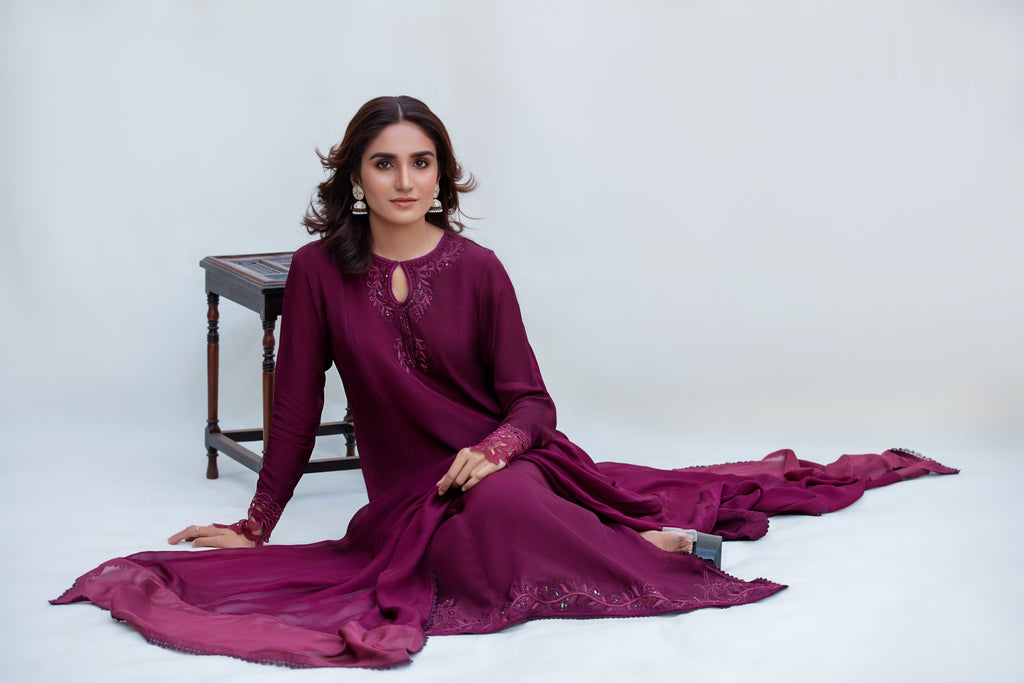 luxe Pret 23- A classic deep maroon