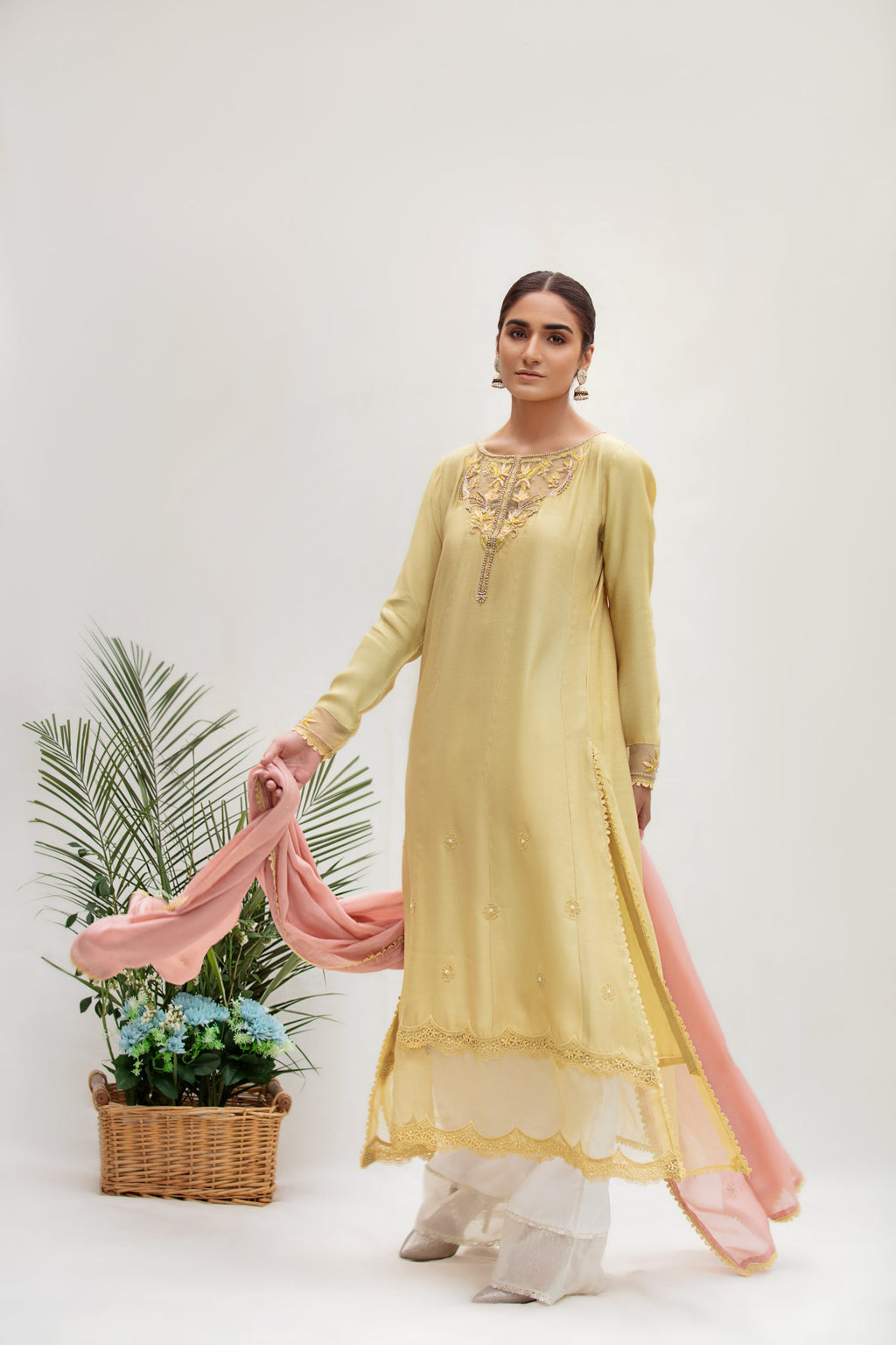 luxe Pret 23- Pale Yellow